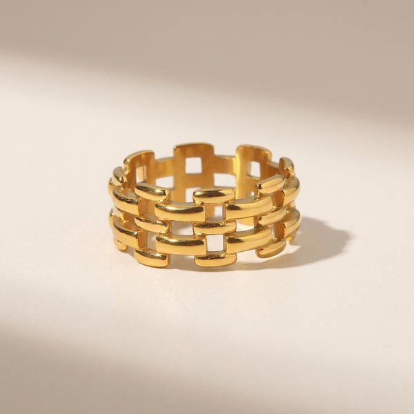 Cora Lattice Ring